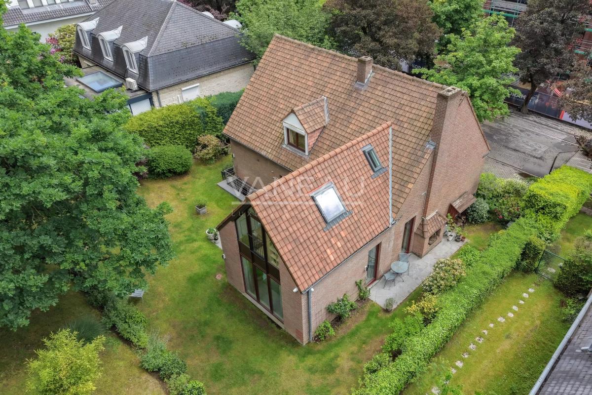 Superbe villa 4 chambres + jardin à Uccle !