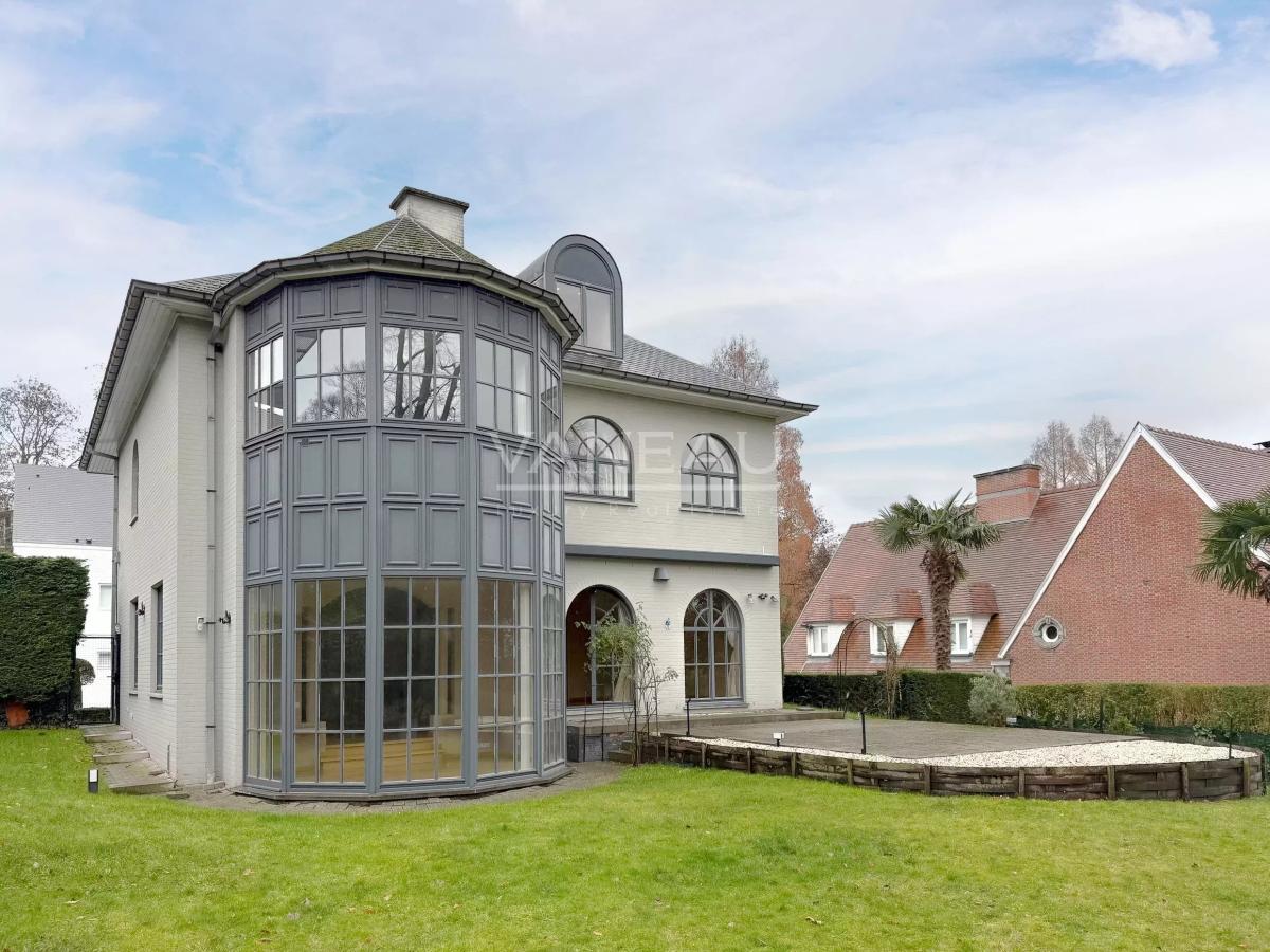 Parc Brugmann - Villa de ± 450 m² bruts avec jardin & garage