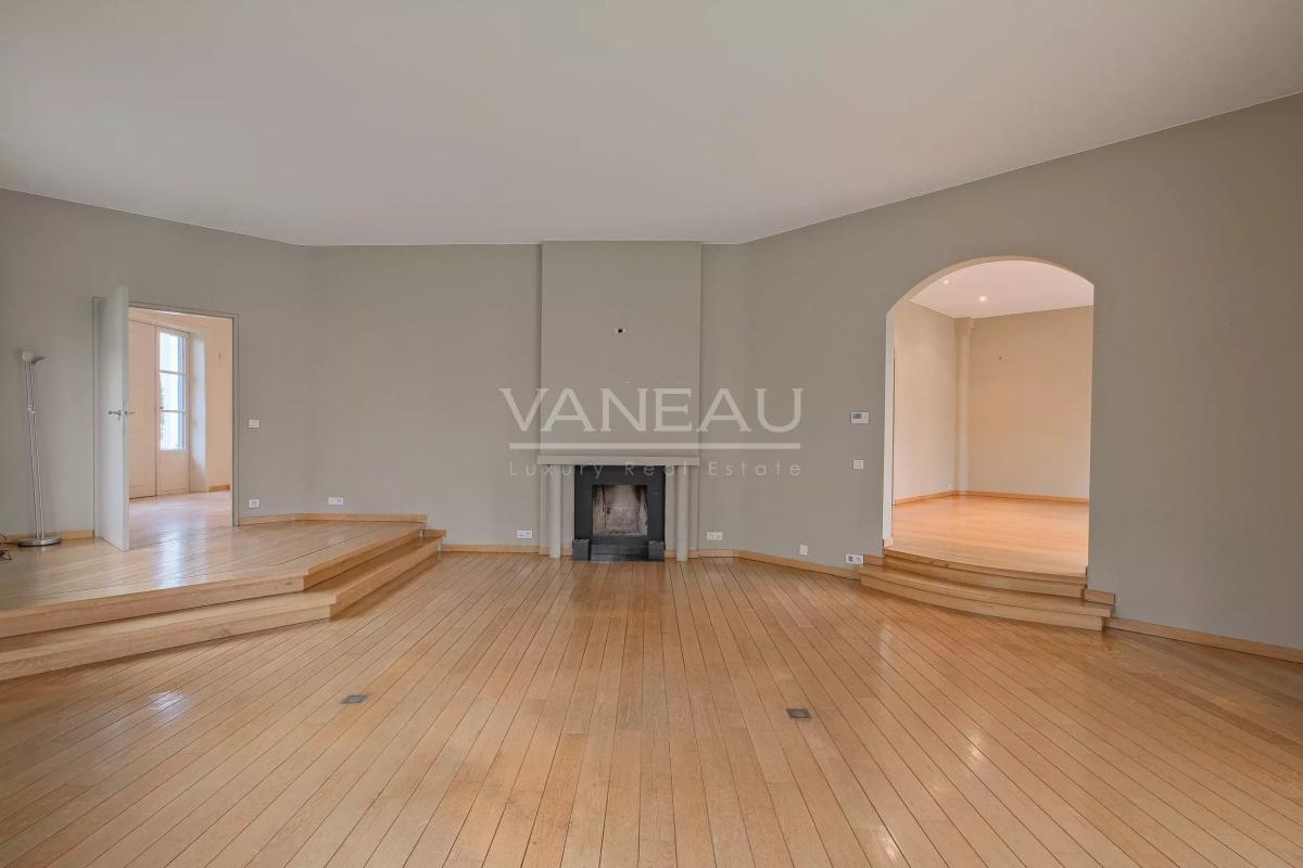 Parc Brugmann - Villa de ± 450 m² bruts avec jardin & garage