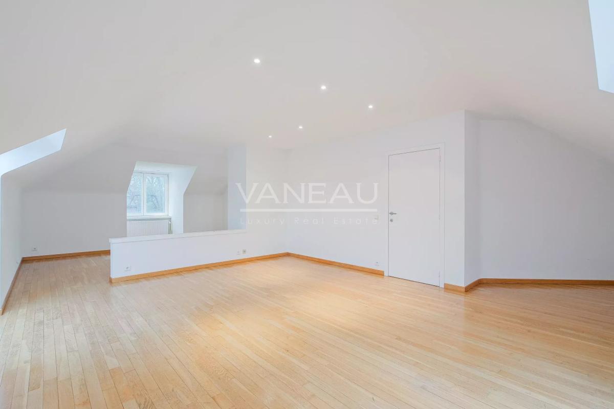 Parc Brugmann - Villa de ± 450 m² bruts avec jardin & garage