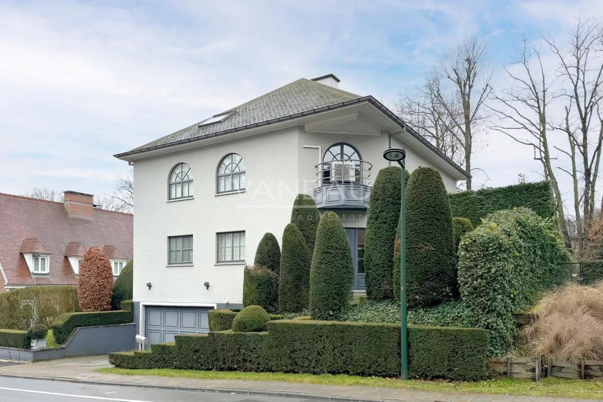 Parc Brugmann - Villa de ± 450 m² bruts avec jardin & garage