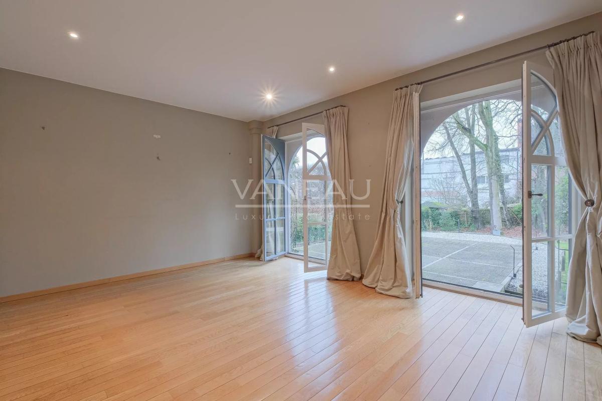 Parc Brugmann - Villa de ± 450 m² bruts avec jardin & garage