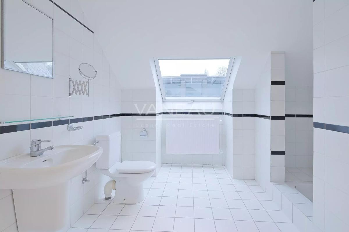 Parc Brugmann - Villa de ± 450 m² bruts avec jardin & garage