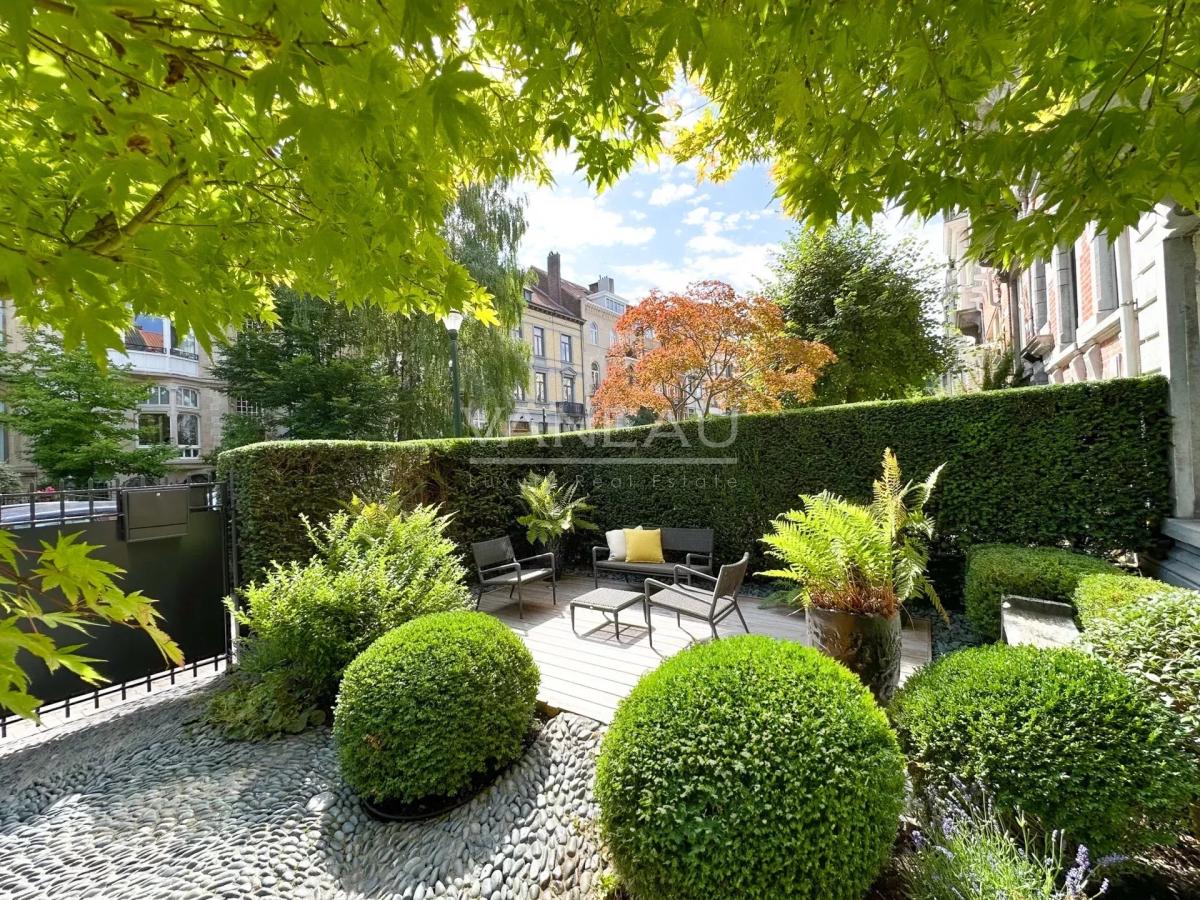 ETANGS D'IXELLES, SUPERBE HÔTEL DE MAÎTRE