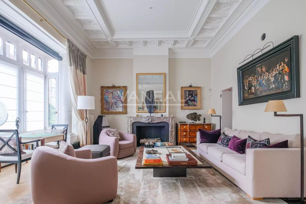 ETANGS D'IXELLES, SUPERBE HÔTEL DE MAÎTRE