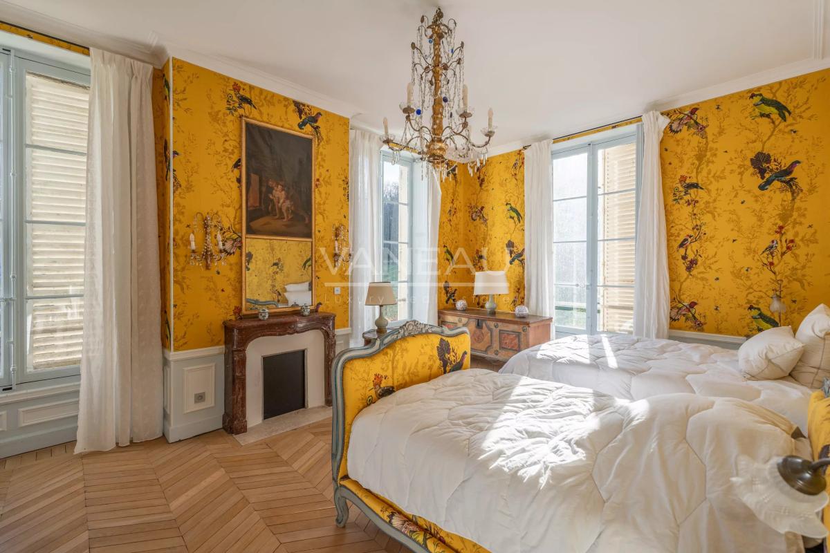 En bord de Seine, à proximité immédiate de Fontainebleau