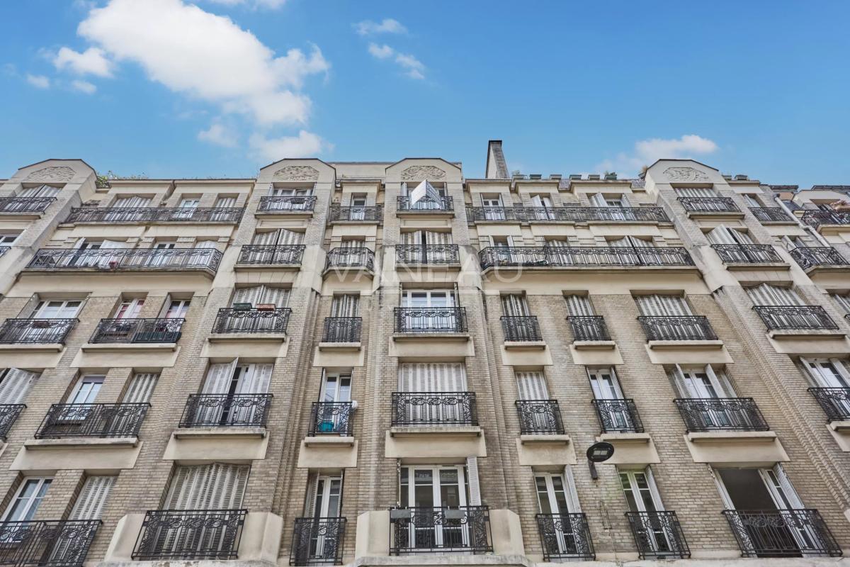 studio calme et sans vis à vis, vue ciel et verdure