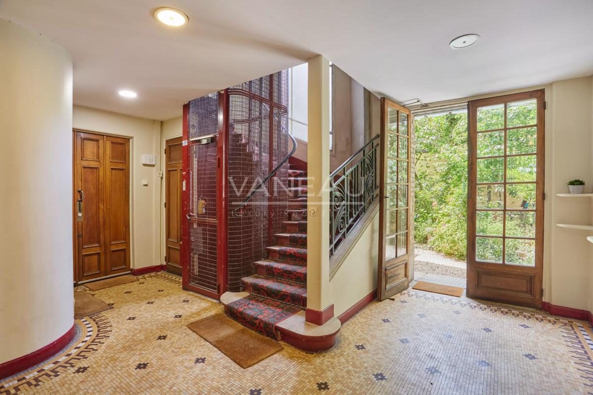 studio calme et sans vis à vis, vue ciel et verdure
