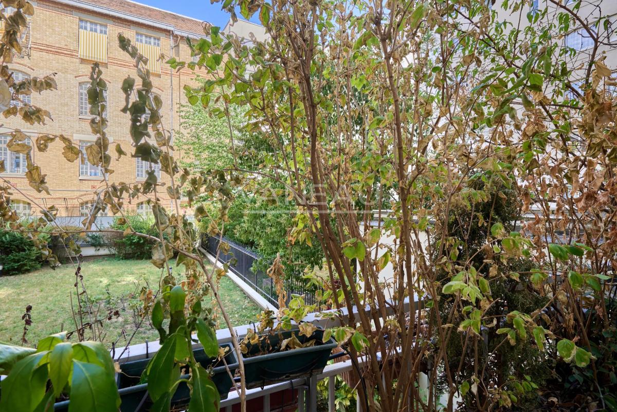 Paris XV - Cambronne : Appartement quatre pièces avec terrasse et balcon