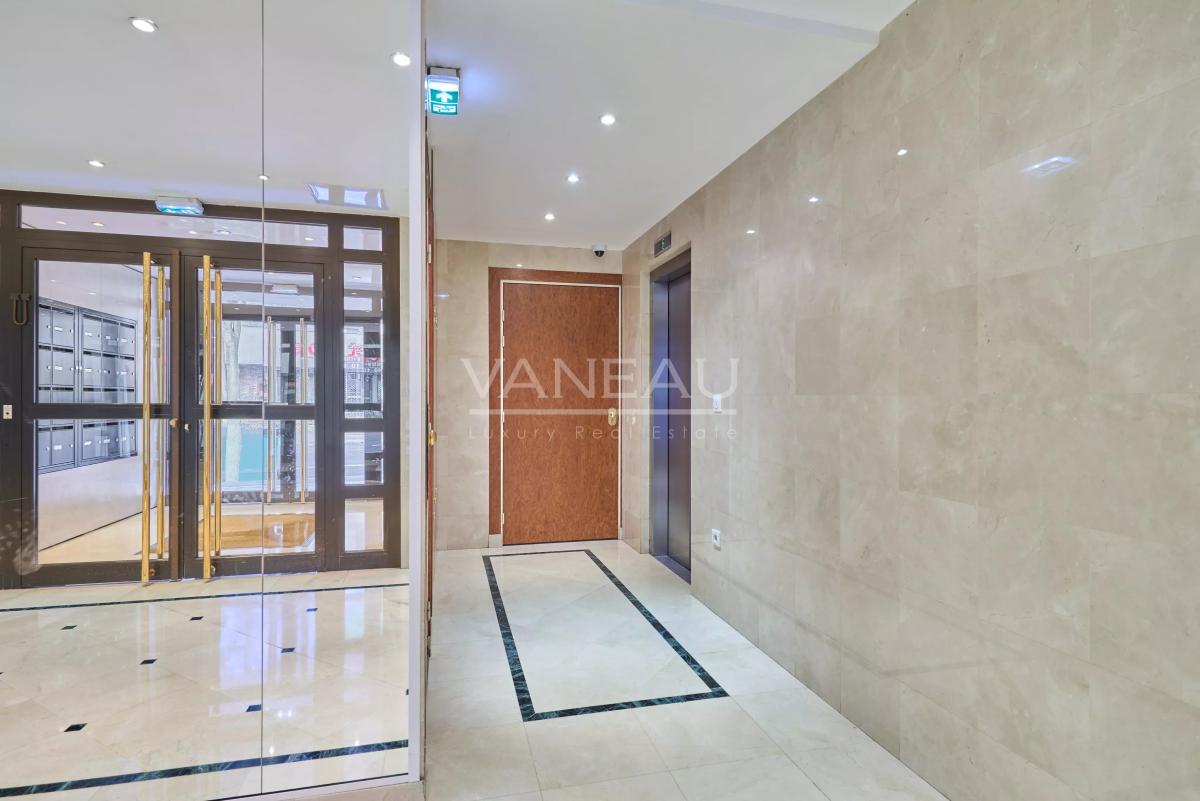 Paris XV - Cambronne : Appartement quatre pièces avec terrasse et balcon