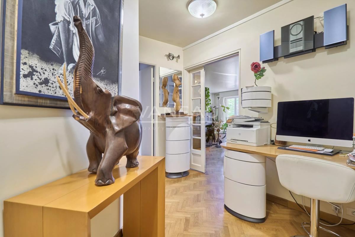 Paris XV - Cambronne : Appartement quatre pièces avec terrasse et balcon