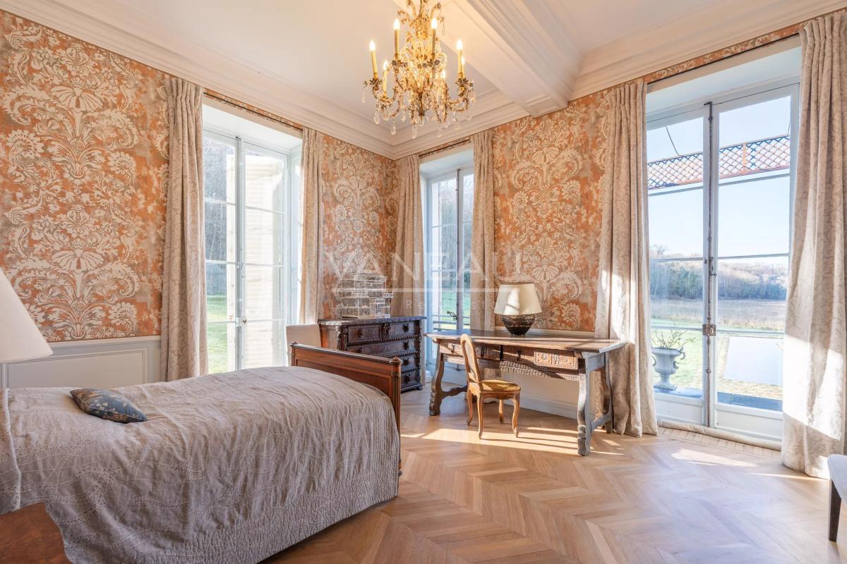 En bord de Seine, à proximité immédiate de Fontainebleau