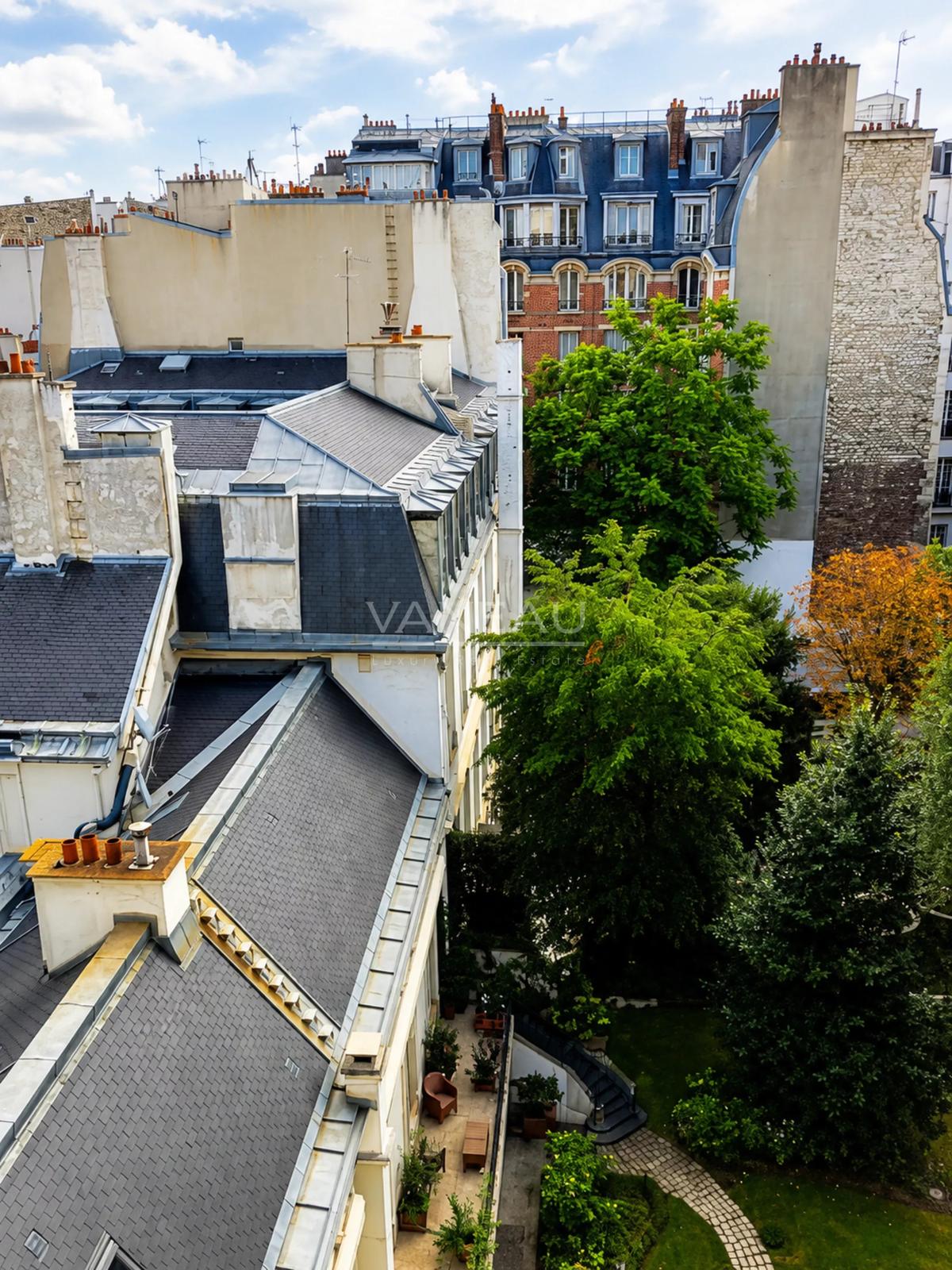Élégant studio rénové à deux pas du Bon Marché