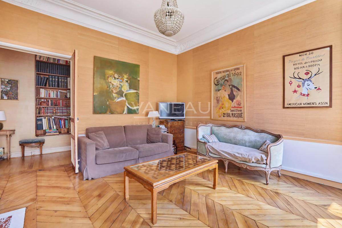 PARIS 7 - RUE DE BABYLONE - 2 chambres