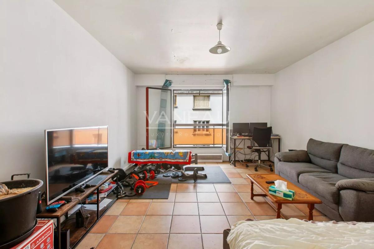 Paris XIXe - Rue de Romainville - Studio -