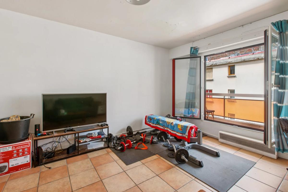 Paris XIXe - Rue de Romainville - Studio -