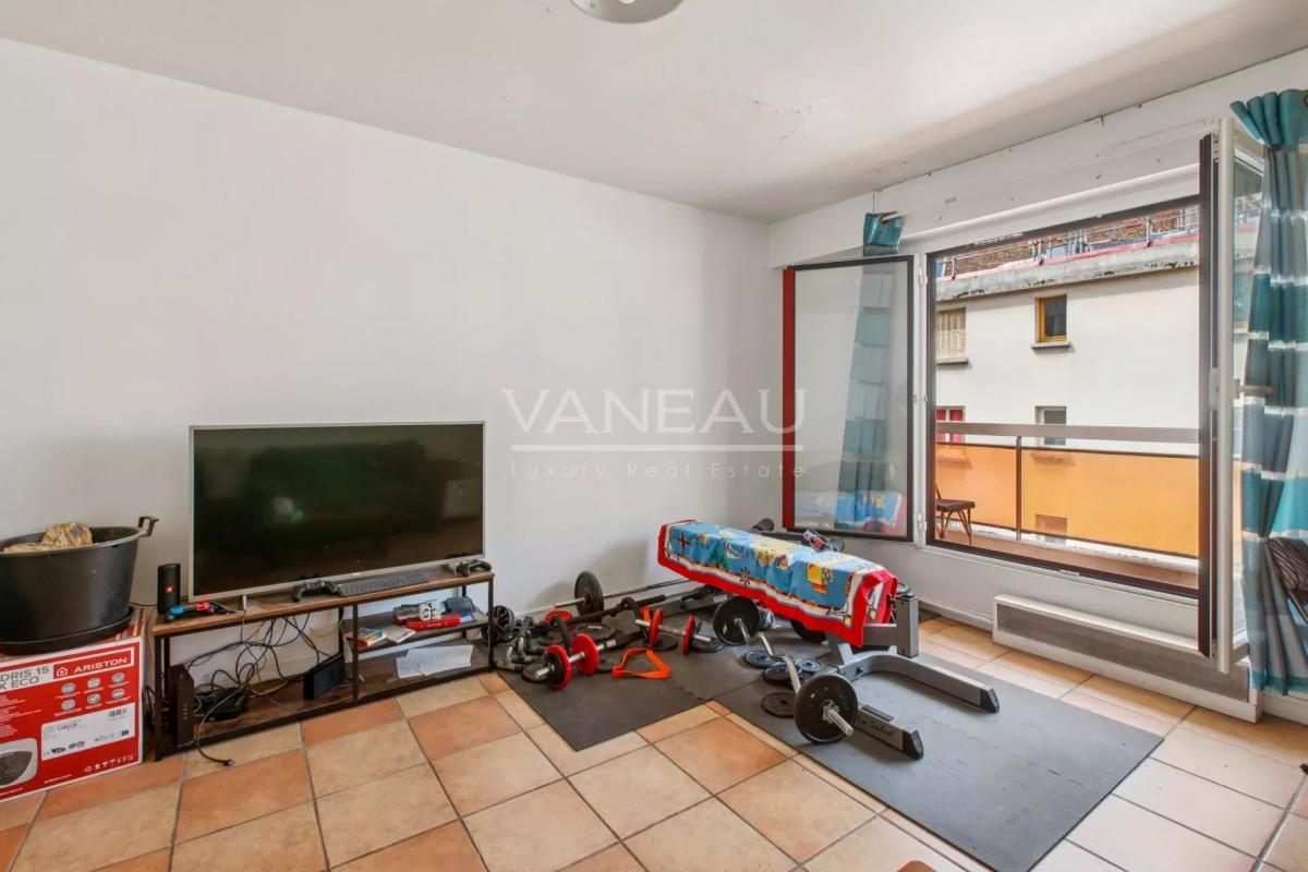 Paris XIXe - Rue de Romainville - Studio -