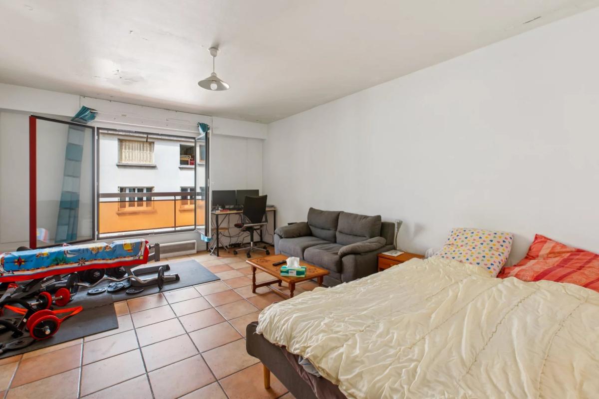 Paris XIXe - Rue de Romainville - Studio -