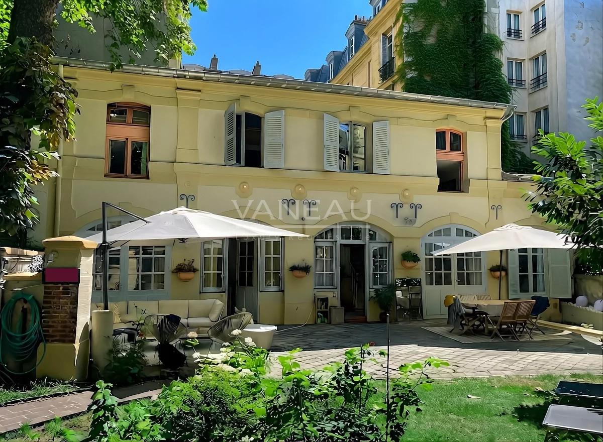 Maison exceptionnelle avec 320 m2 de jardin - confidentiel -