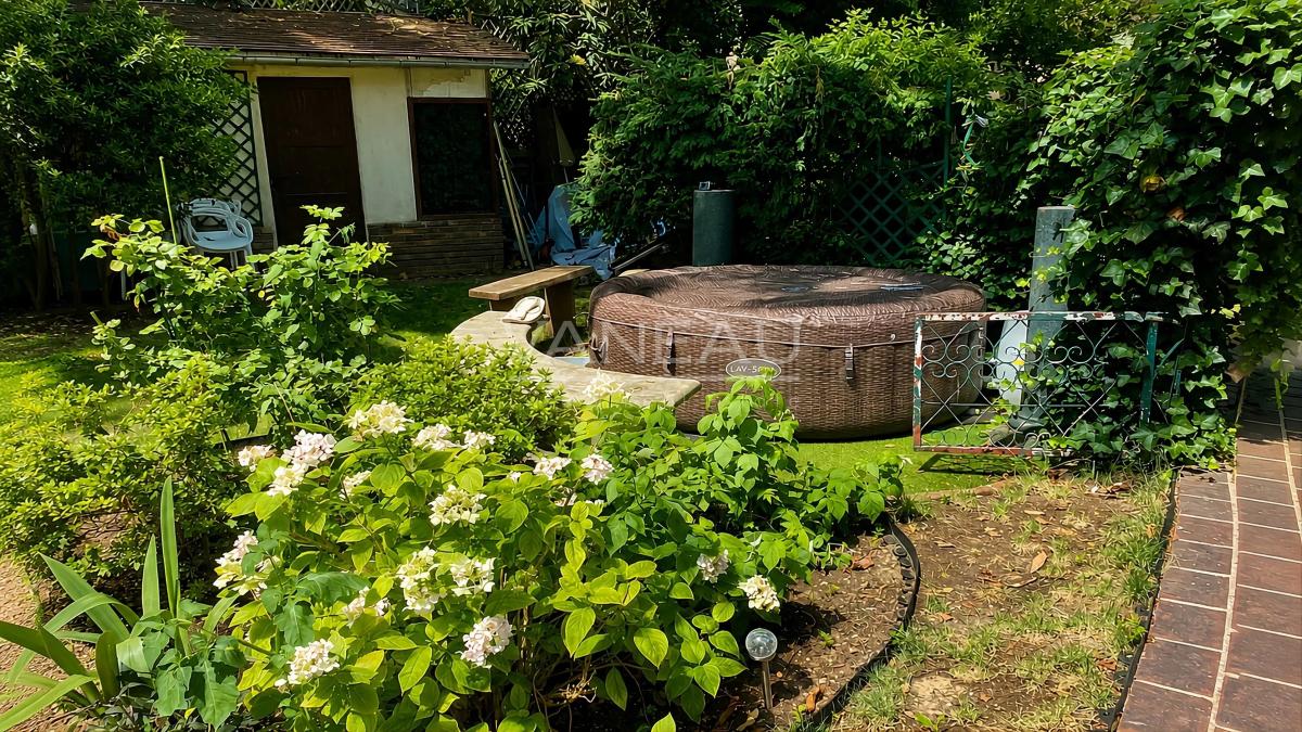 Maison exceptionnelle avec 320 m2 de jardin - confidentiel -