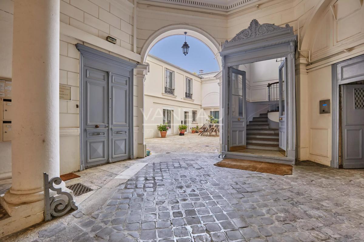 Nouvelle Athènes - 2 pièces d'exception mêlant charme de l'ancien et ambiance loft -
