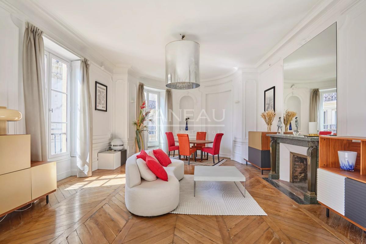 Nouvelle Athènes - 2 pièces d'exception mêlant charme de l'ancien et ambiance loft -