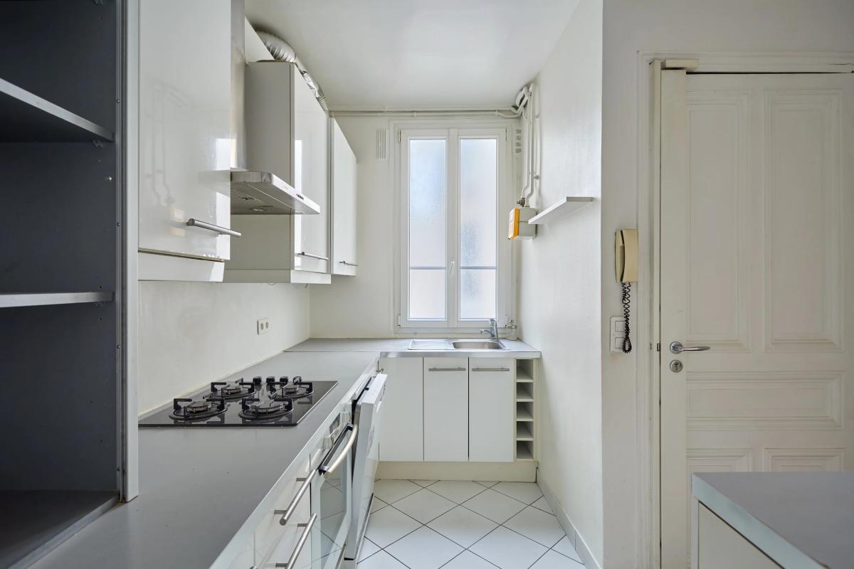 PARIS XVIIIème  3 pièces  54.90m²