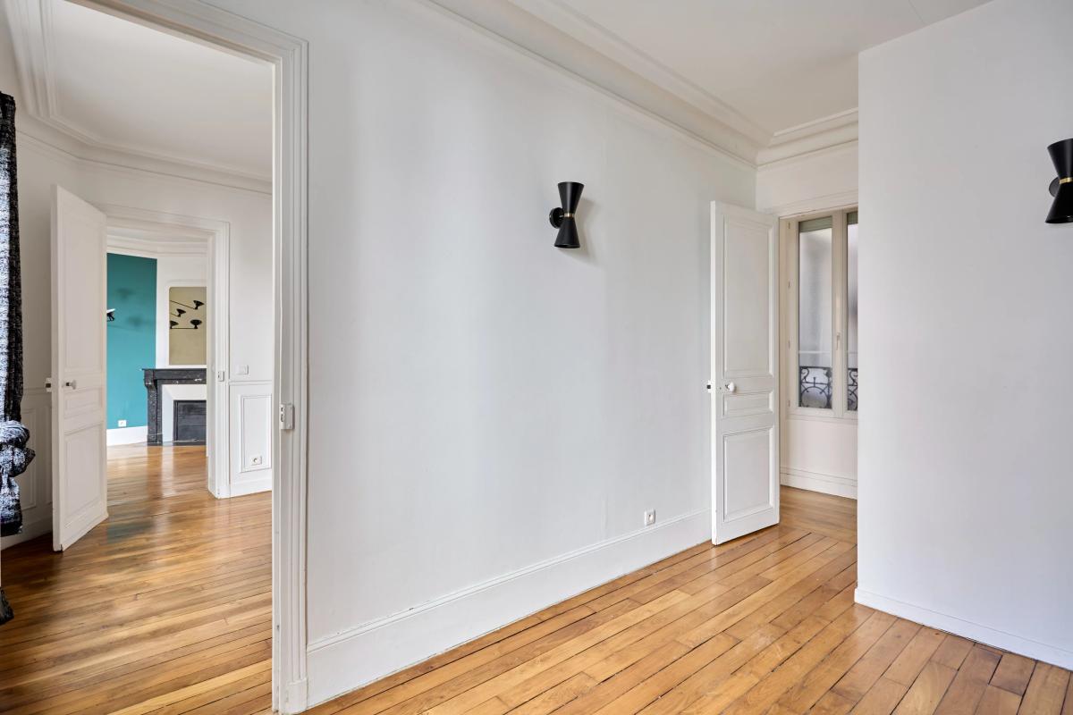 PARIS XVIIIème  3 pièces  54.90m²
