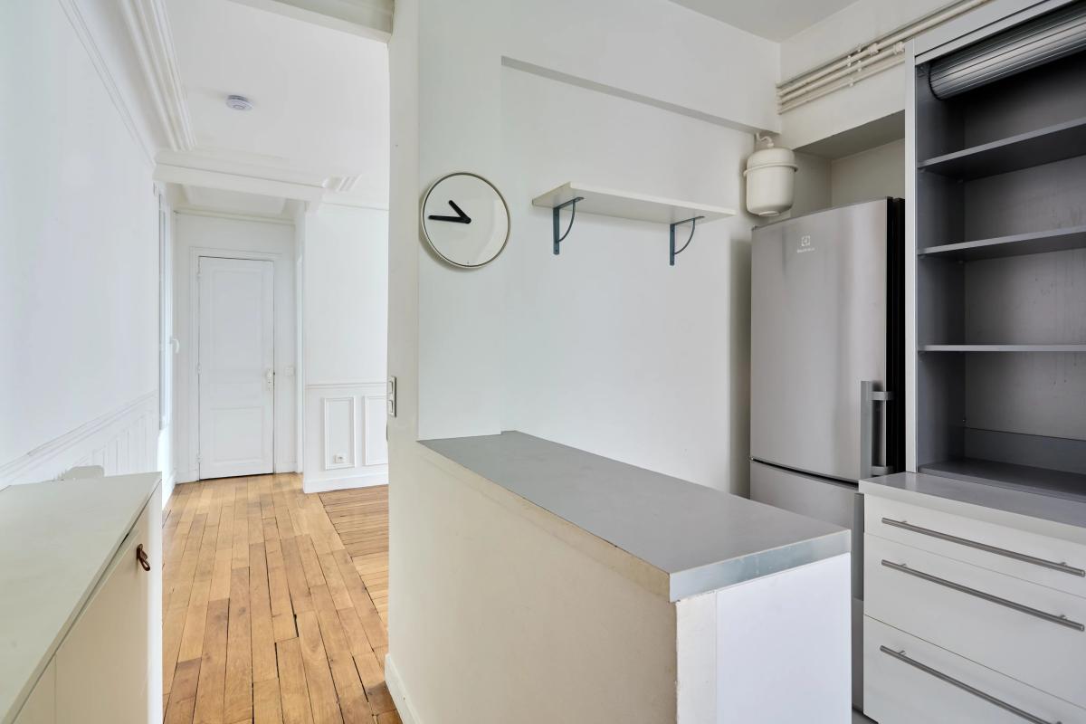 PARIS XVIIIème  3 pièces  54.90m²