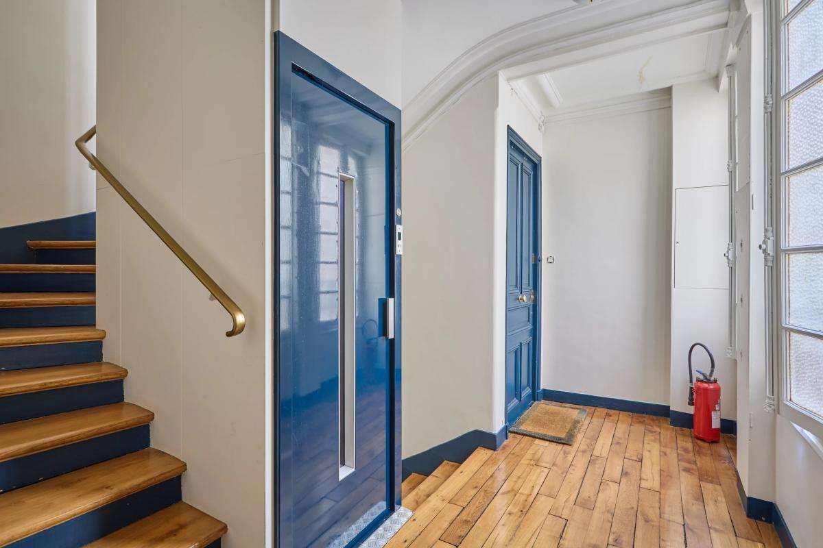 PARIS XVIIIème  3 pièces  54.90m²