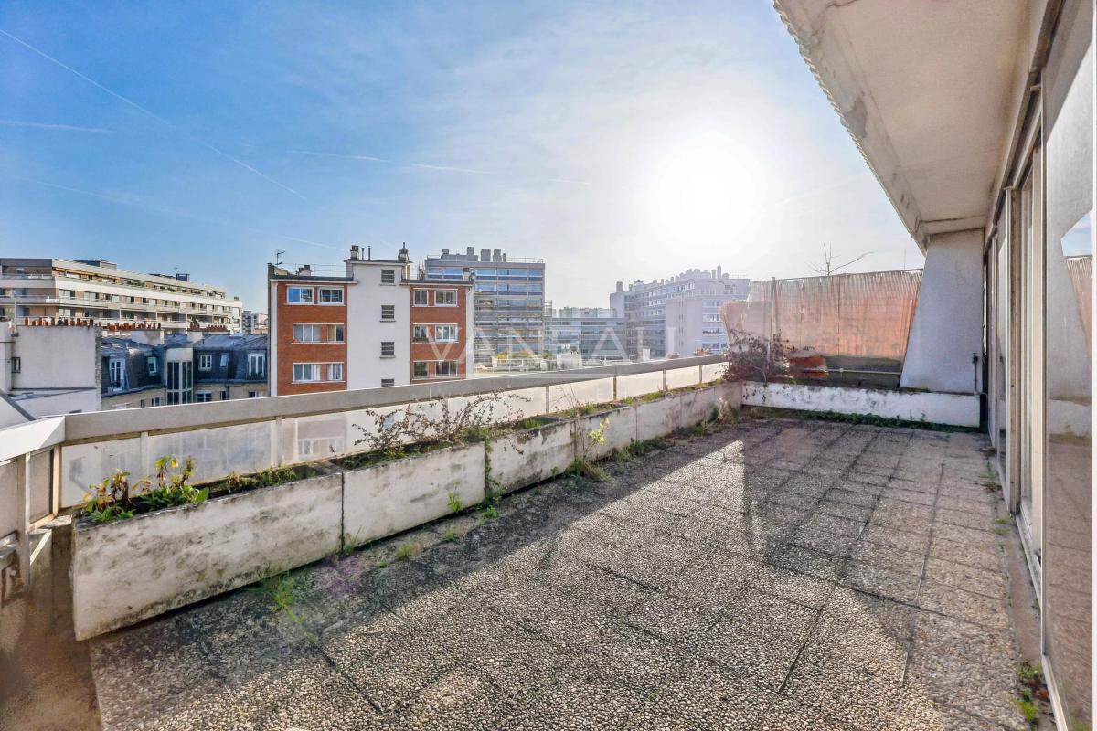 Place d'Alleray - 2 pièces avec terrasse et vue dégagée