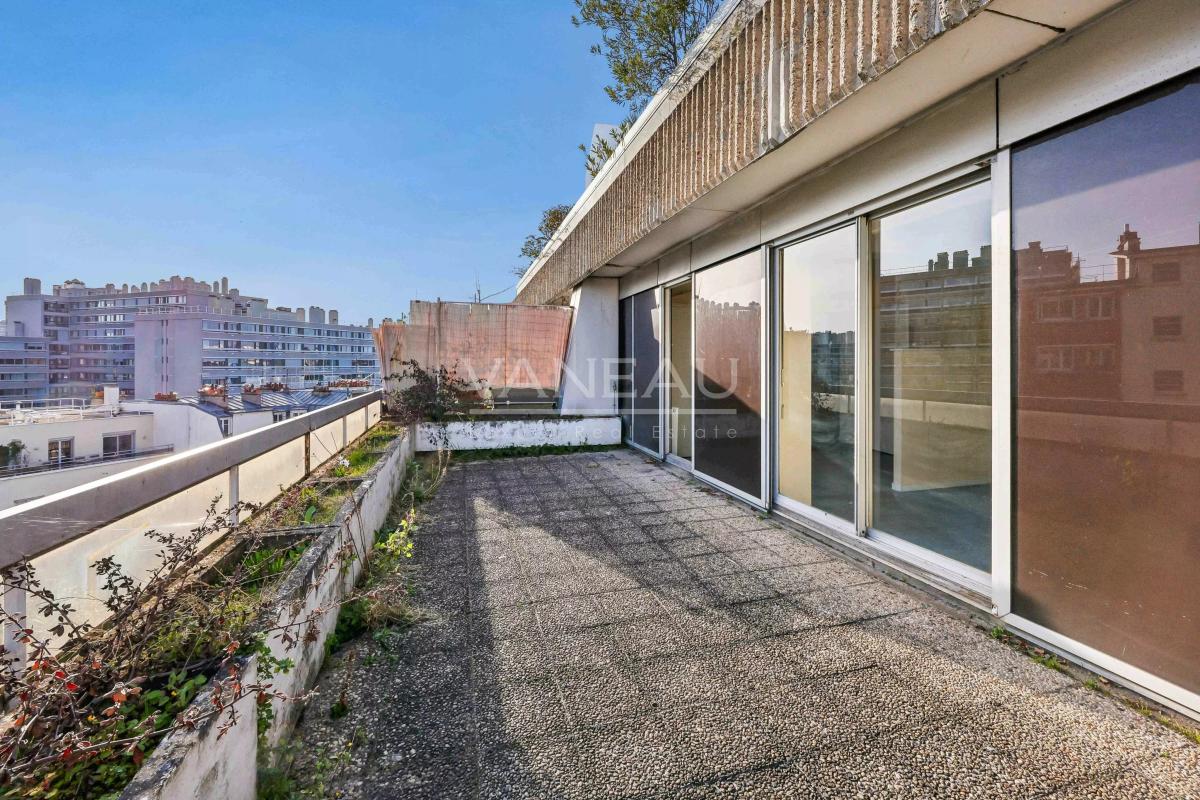 Place d'Alleray - 2 pièces avec terrasse et vue dégagée