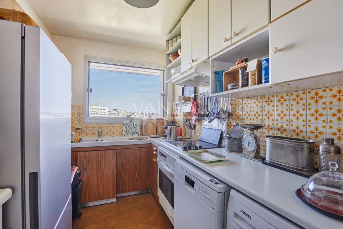 Paris XVIe - Place Mexico - Appartement traversant vendu occupé
