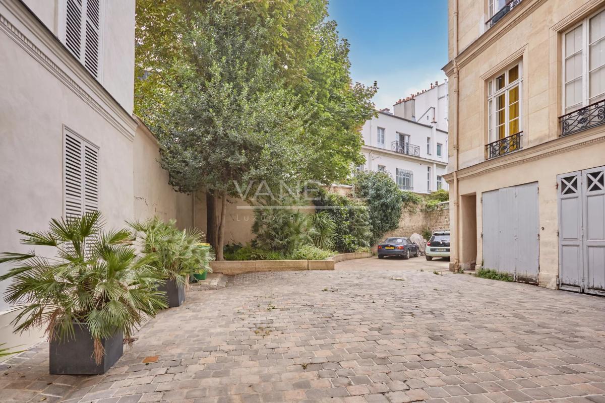 PARIS IX ème 2 pièces rue d'Aumale