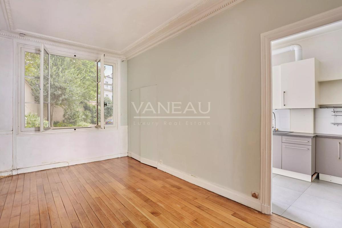 PARIS IX ème 2 pièces rue d'Aumale
