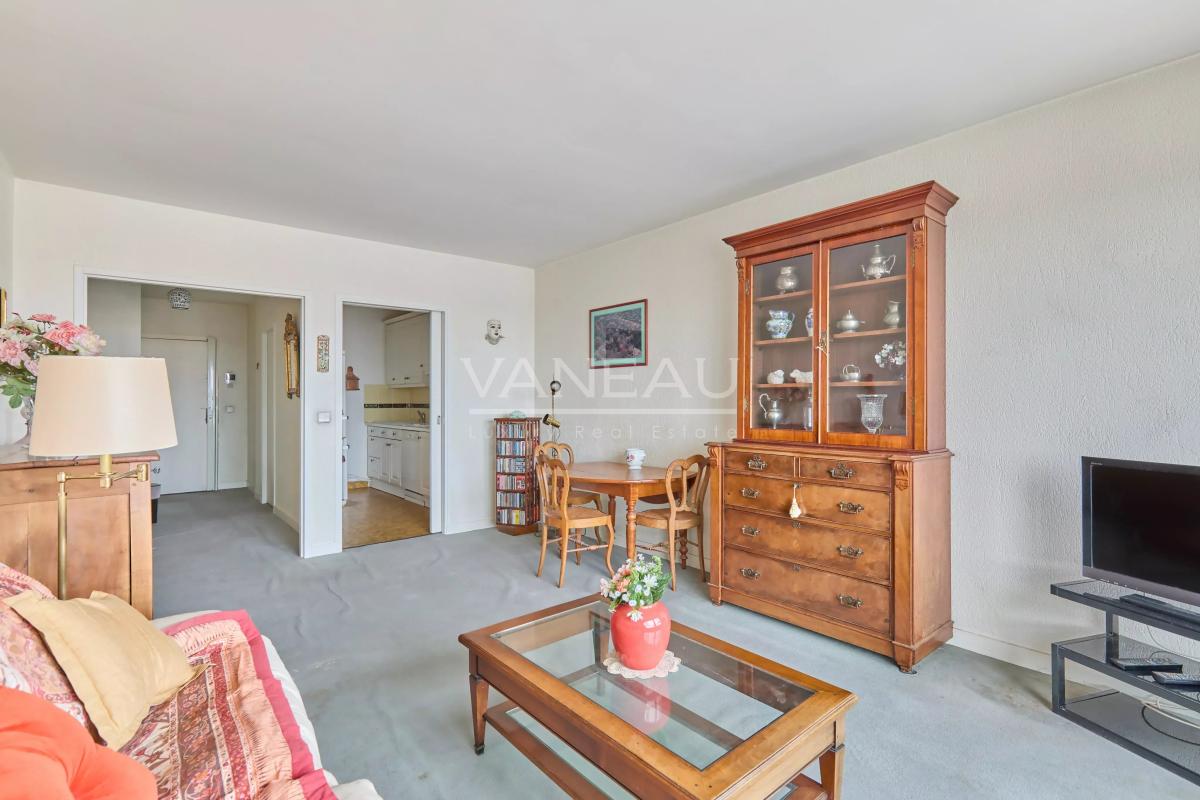Paris XVe - Cambronne/Garibaldi appartement deux pièces vue Tour Eiffel