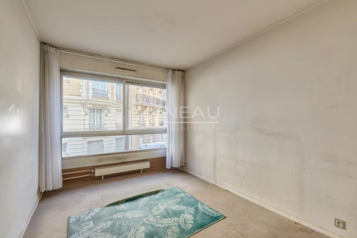 Paris XVe - Cambronne - Appartement trois pièces avec balcon