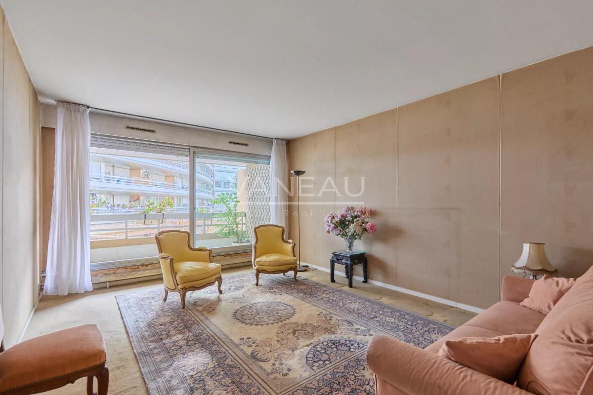 Paris XVe - Cambronne - Appartement trois pièces avec balcon