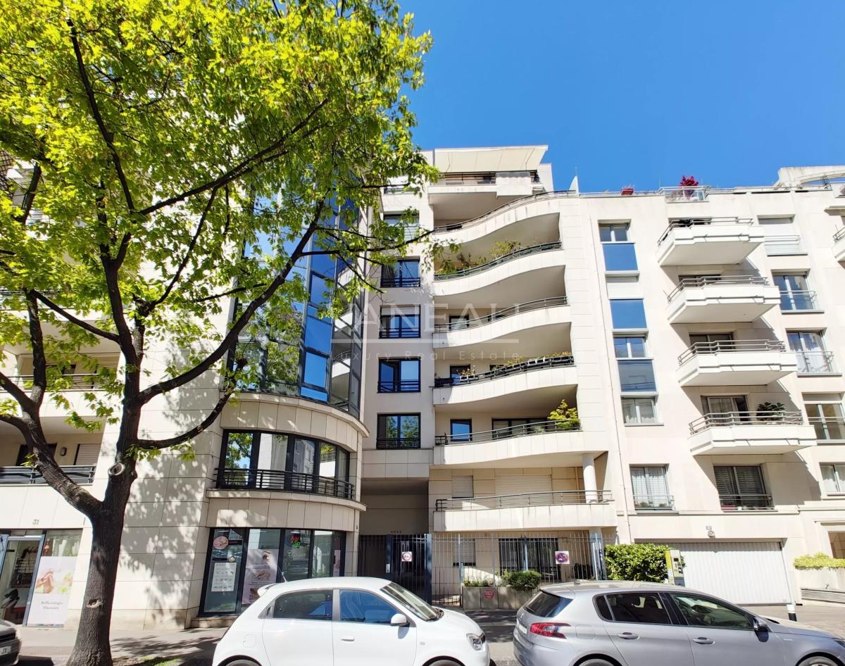 Bécon / Courbevoie - Deux pièces ensoleillé vue jardin vendu loué