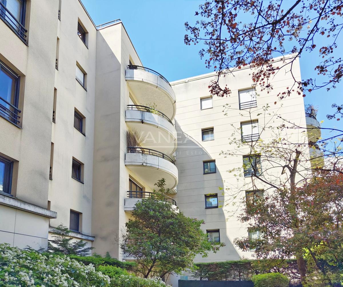 Bécon / Courbevoie - Deux pièces ensoleillé vue jardin vendu loué