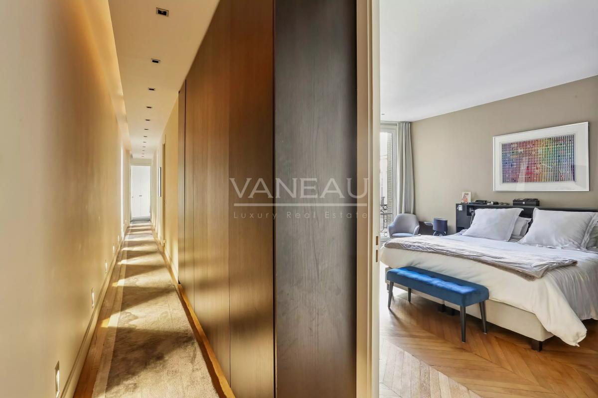 Paris XVIe - Porte Dauphine - Appartement familial entièrement rénové