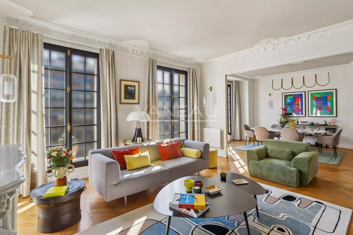 Paris XVIe - Porte Dauphine - Appartement familial entièrement rénové