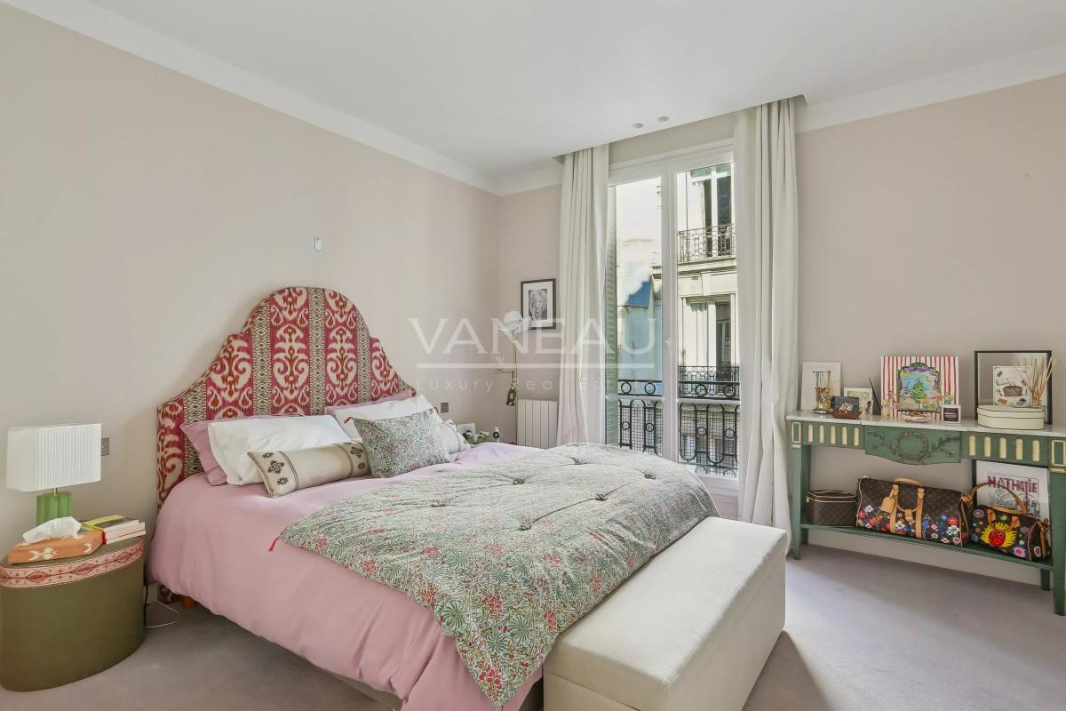 Paris XVIe - Porte Dauphine - Appartement familial entièrement rénové