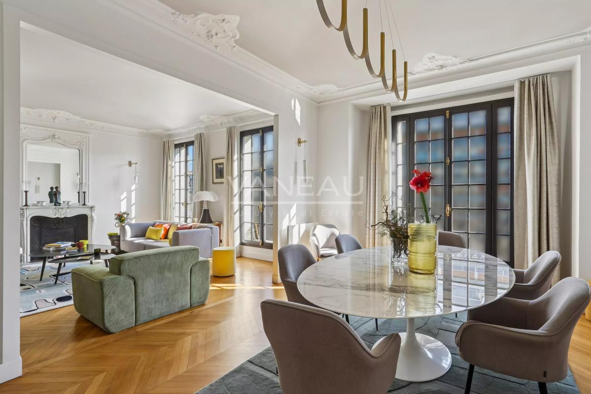 Paris XVIe - Porte Dauphine - Appartement familial entièrement rénové