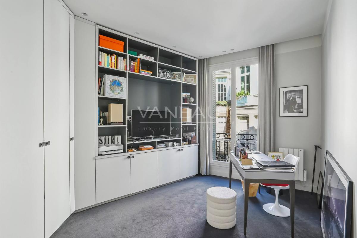 Paris XVIe - Porte Dauphine - Appartement familial entièrement rénové