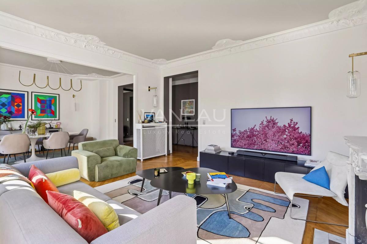 Paris XVIe - Porte Dauphine - Appartement familial entièrement rénové