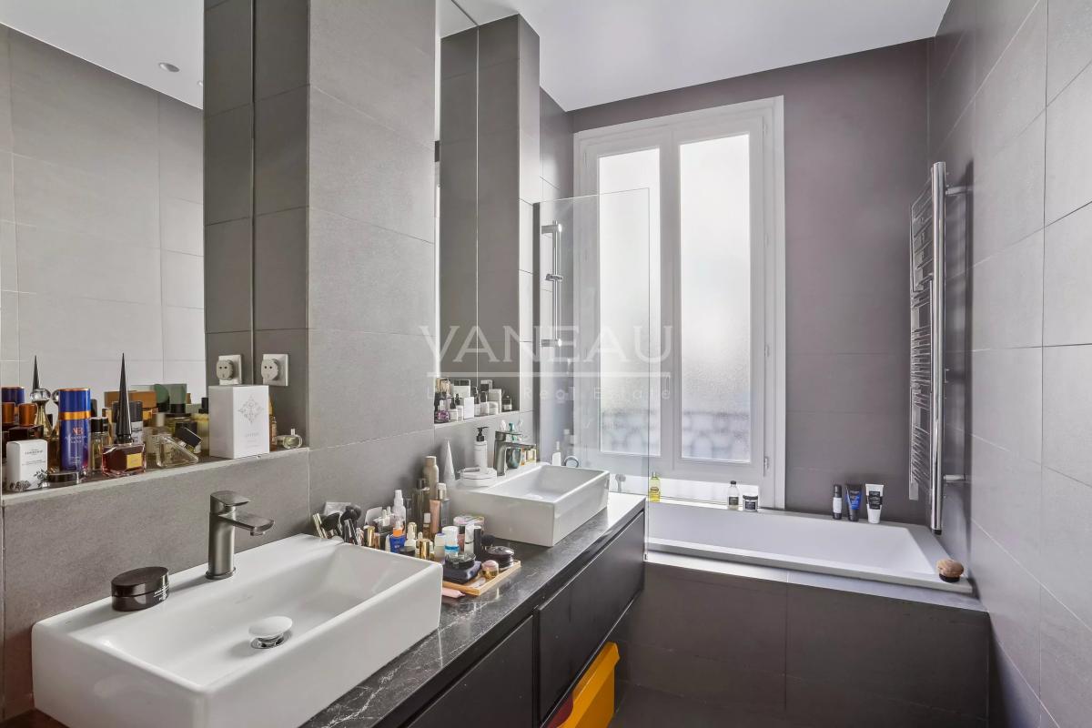 Paris XVIe - Porte Dauphine - Appartement familial entièrement rénové