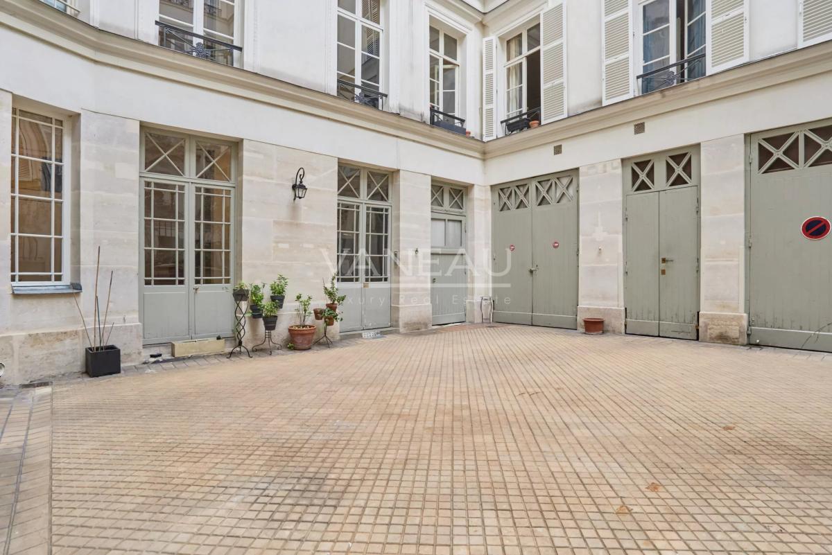 Appartement familial lumineux traversant cour et jardin -