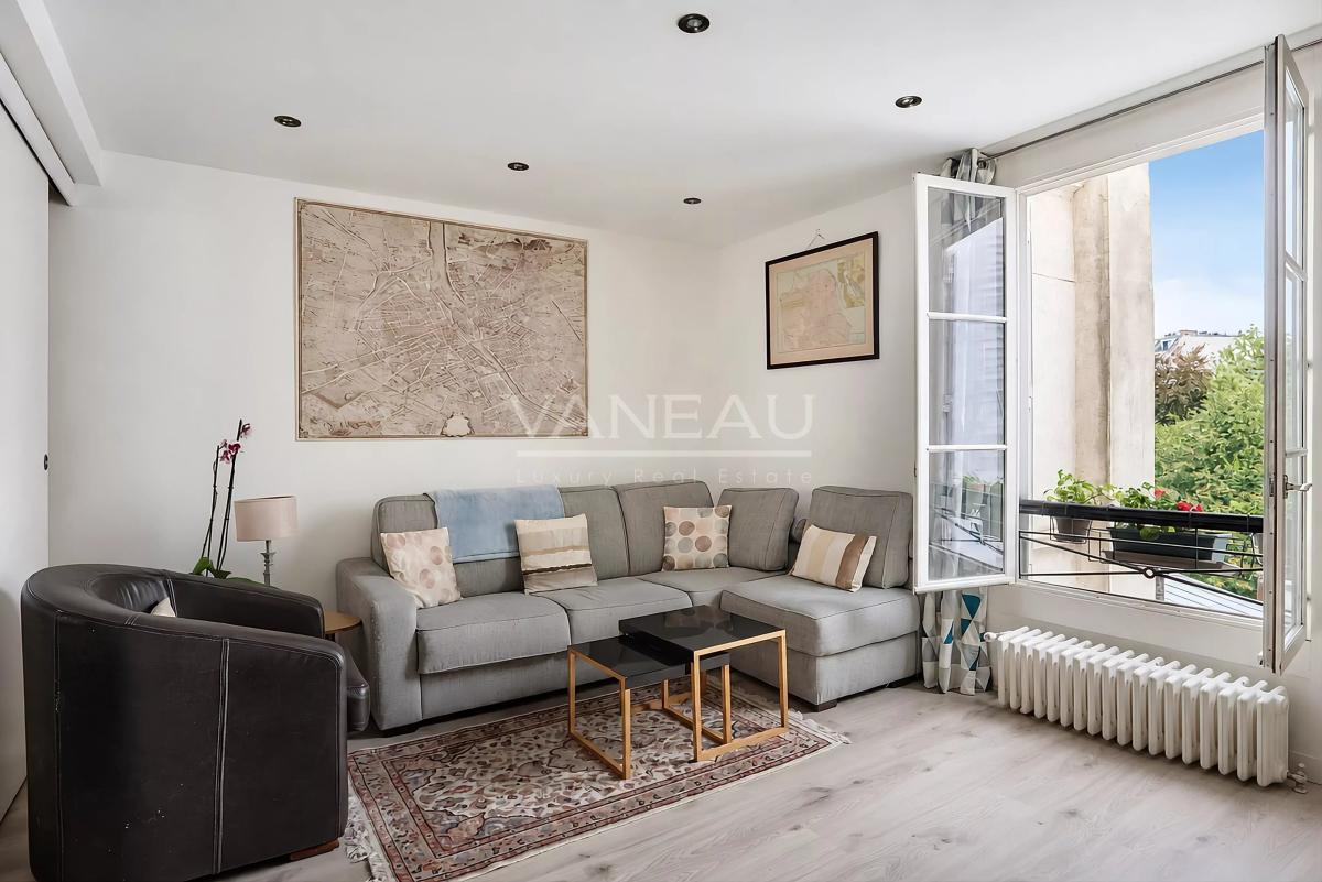 Appartement familial lumineux traversant cour et jardin -