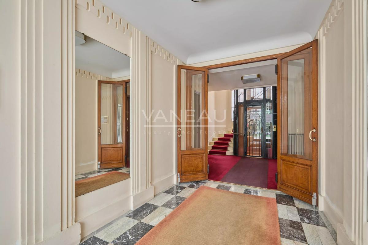 Paris XVIe - Sainte Perrine - Bel appartement familial - Trois ou quatre chambres en étage élevé - Sectorisation J.B Say